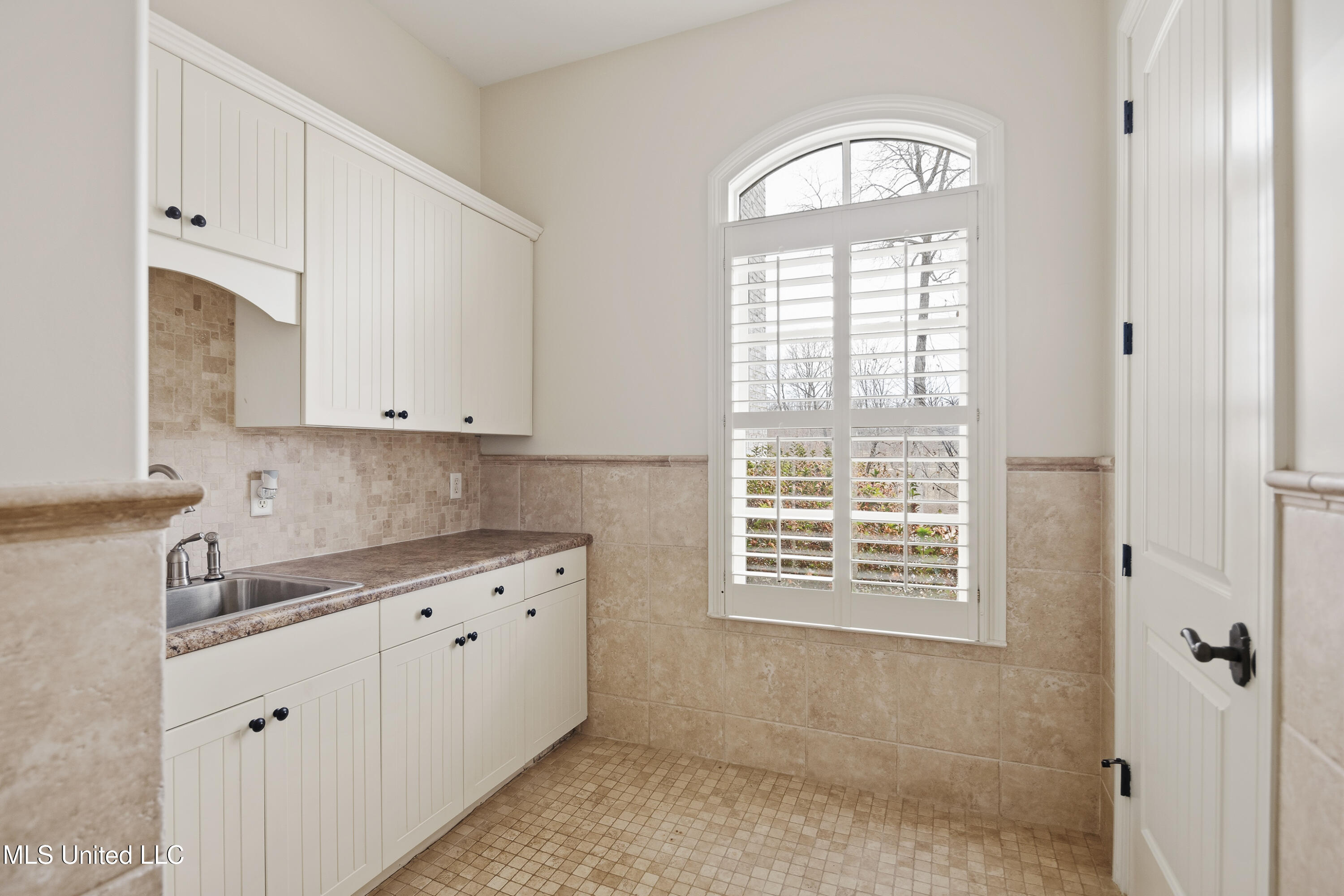 2466 Ross Road Olive Branch, MS 38654 - Photo 21 of 71 Pet Room