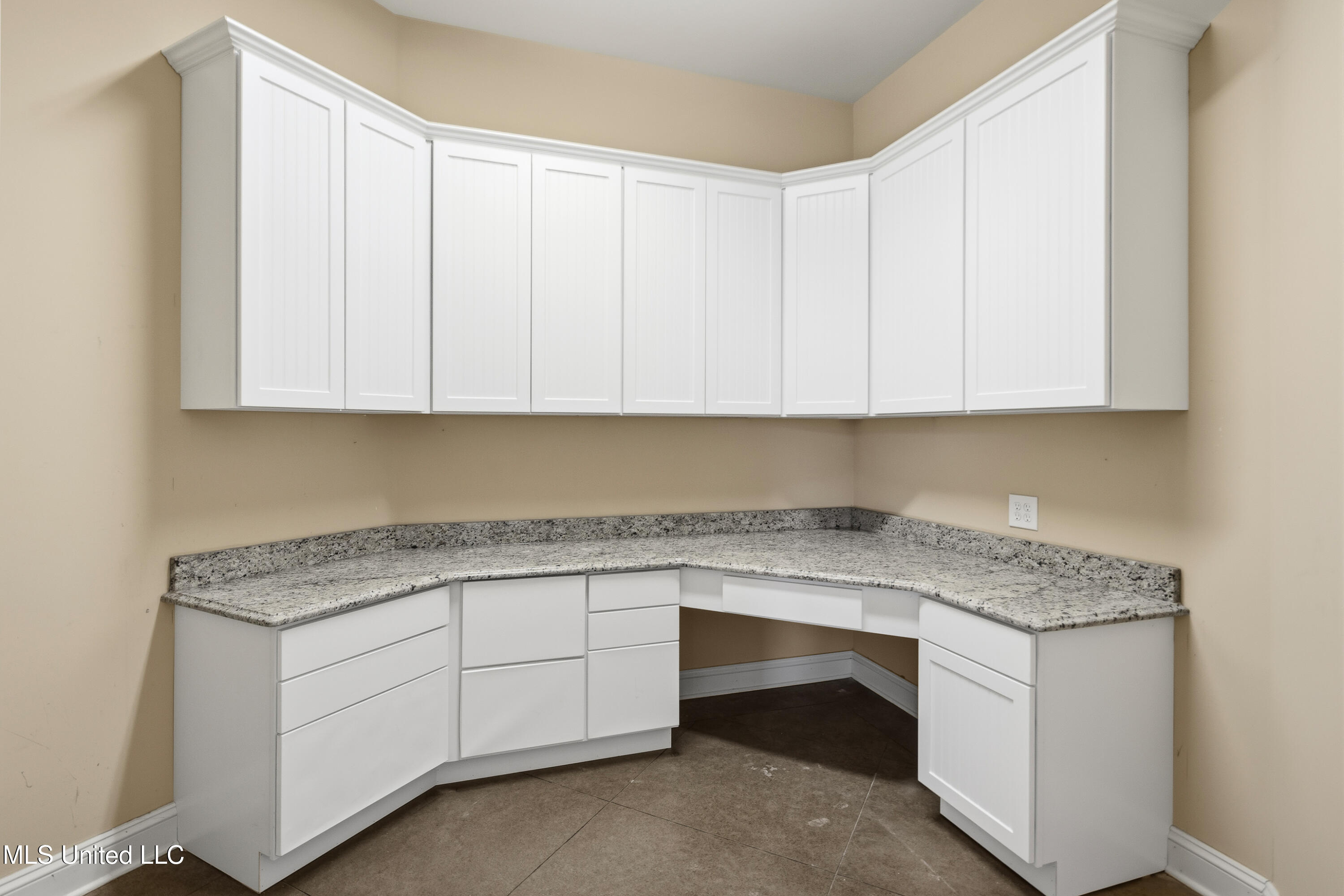 2466 Ross Road Olive Branch, MS 38654 - Photo 22 of 71 Office