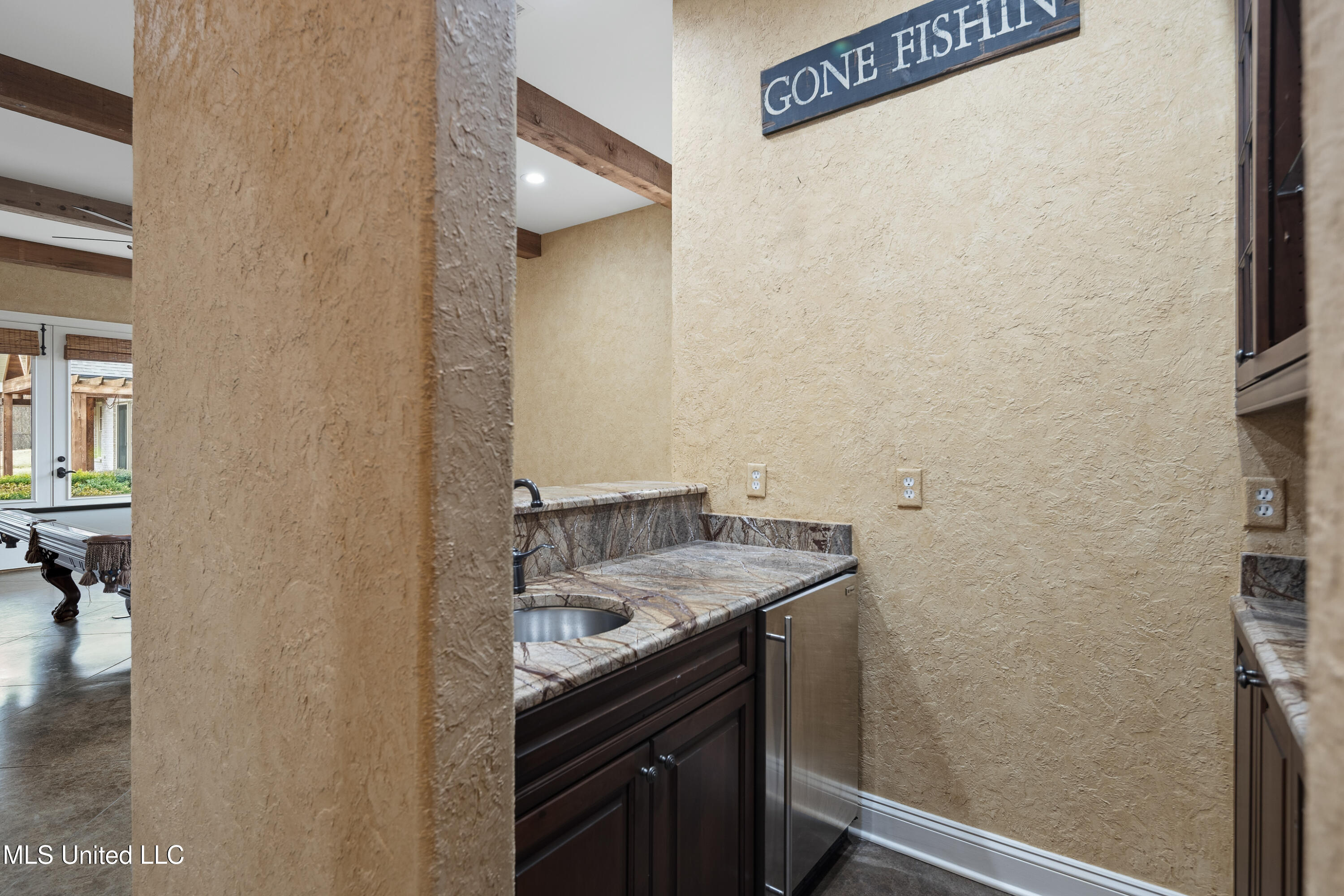 2466 Ross Road Olive Branch, MS 38654 - Photo 26 of 71 Bar