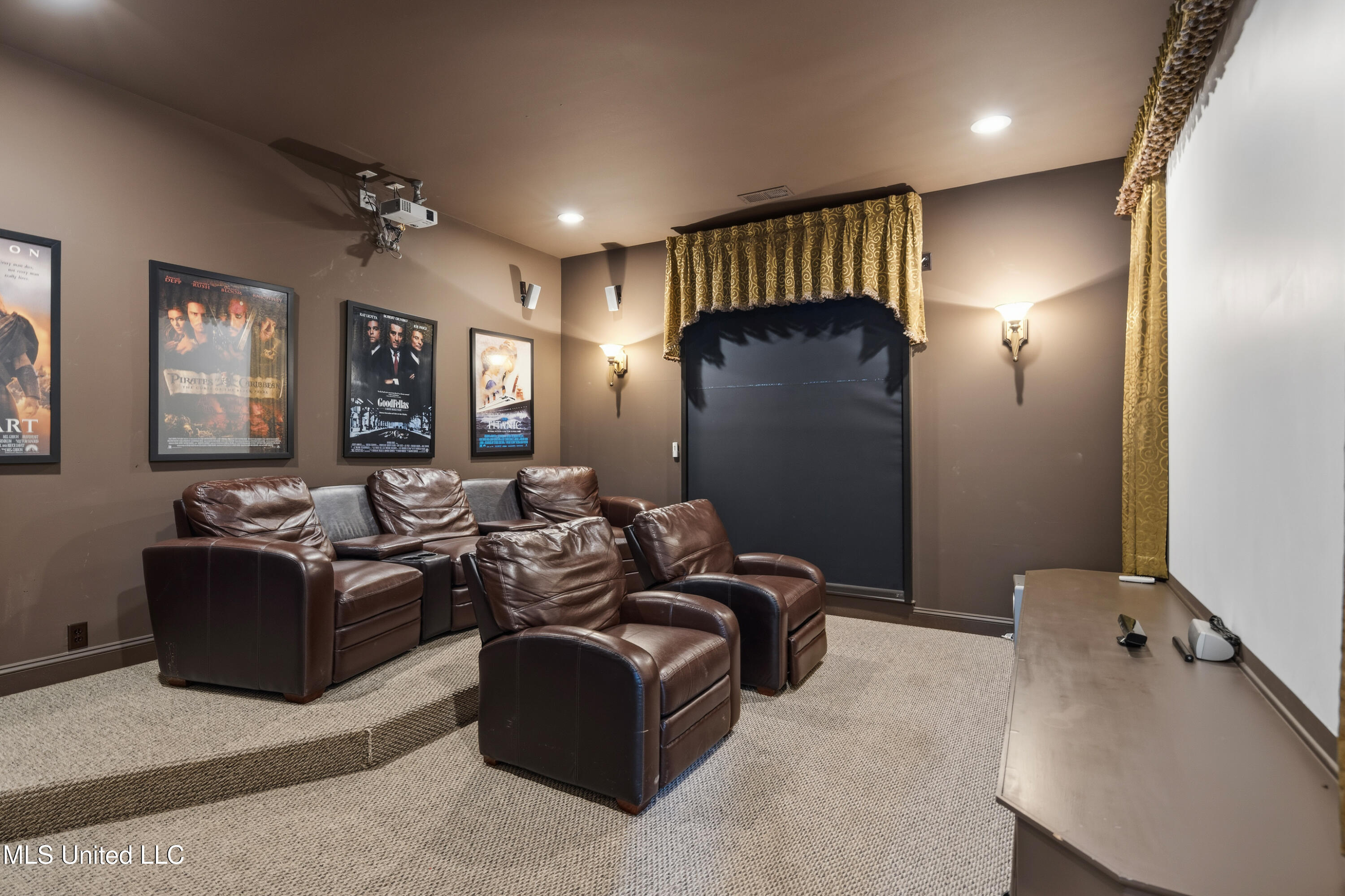 2466 Ross Road Olive Branch, MS 38654 - Photo 28 of 71 Theater Room