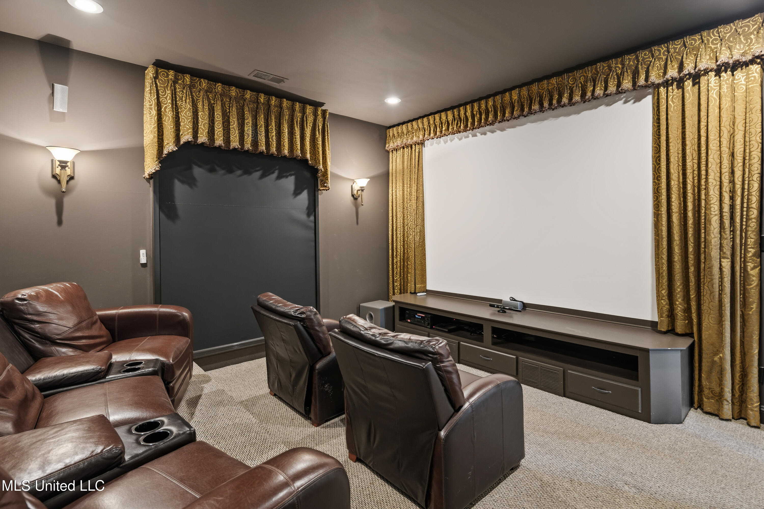 2466 Ross Road Olive Branch, MS 38654 - Photo 29 of 71 Theater Room