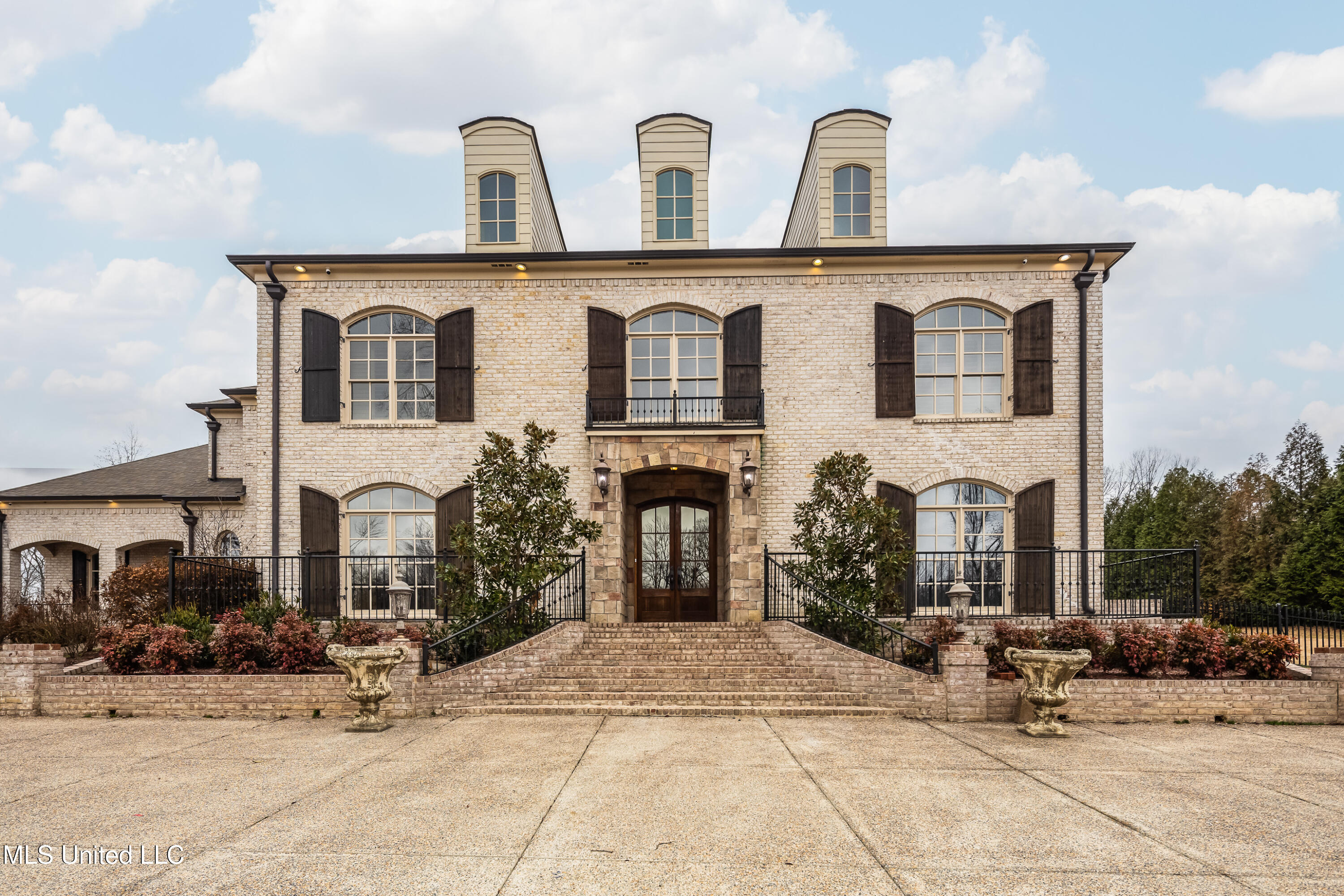 2466 Ross Road Olive Branch, MS 38654 - Photo 3 of 71 012-2466 Ross Rd-MLS Version