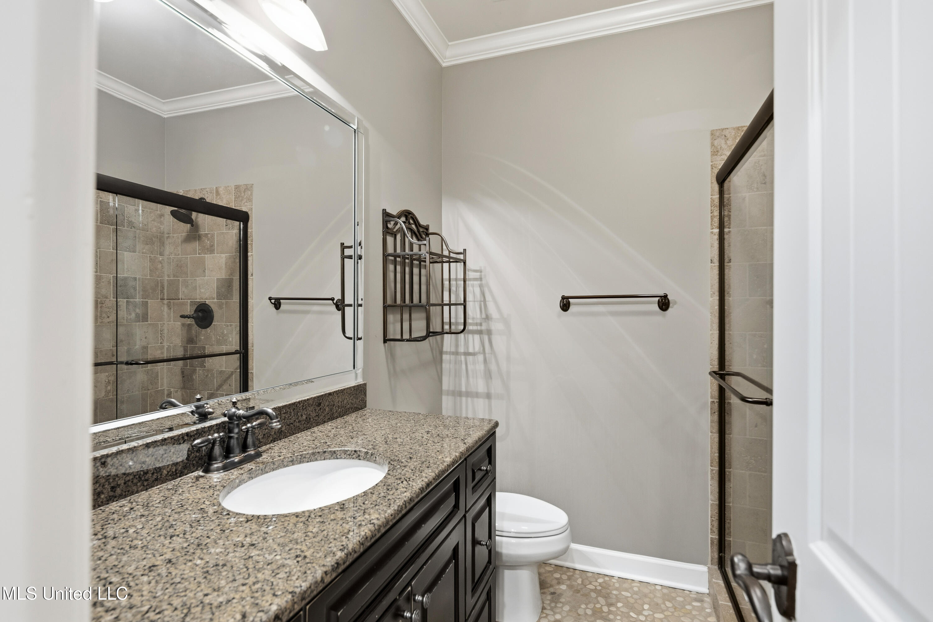 2466 Ross Road Olive Branch, MS 38654 - Photo 46 of 71 Bathroom