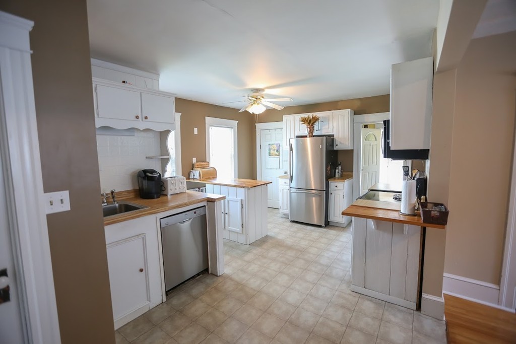 39 Marland Road Worcester, MA 01606 - Photo 8 of 22 Gallery Image 8