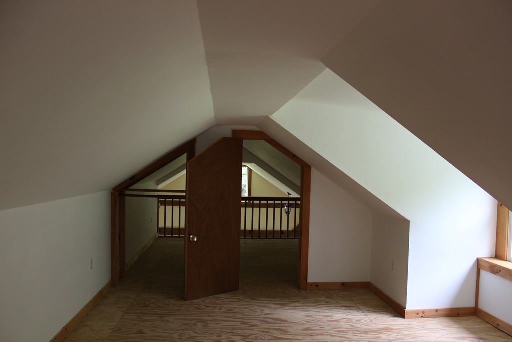177 Number 9 Road Heath, MA 01367 - Photo 19 of 26 a view of entryway