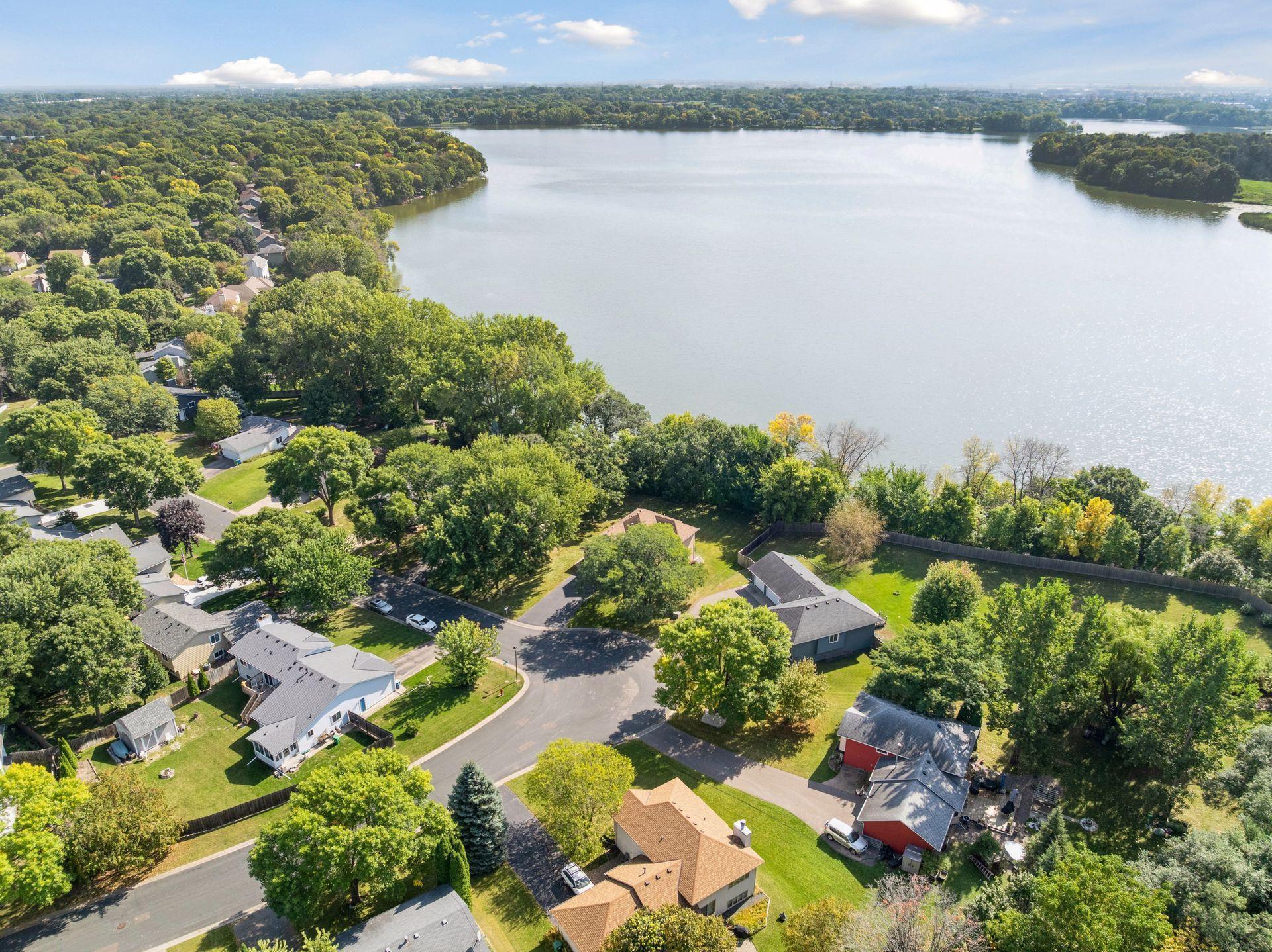 15637 91st Avenue North Maple Grove, MN 55369 - Photo 4 of 50