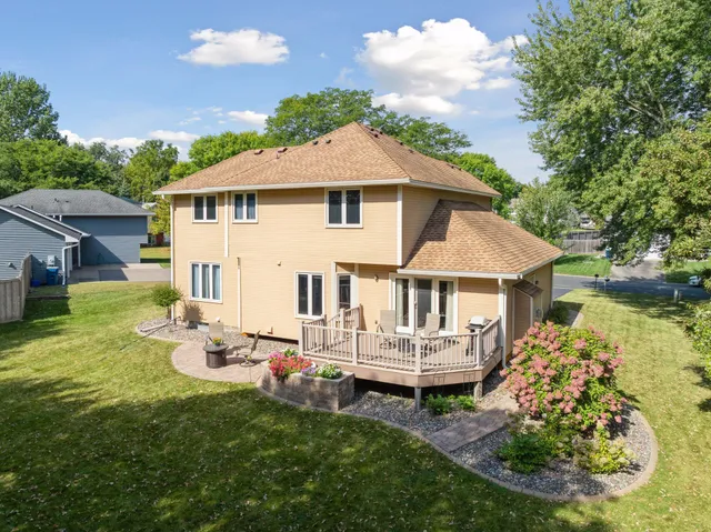 $500,000 | 15637 91st Avenue North, Maple Grove, MN 55369