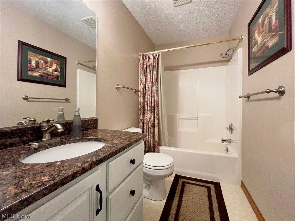 1171 Vermilion Road Vermilion, OH 44089 - Photo 24 of 32 Full bathroom
