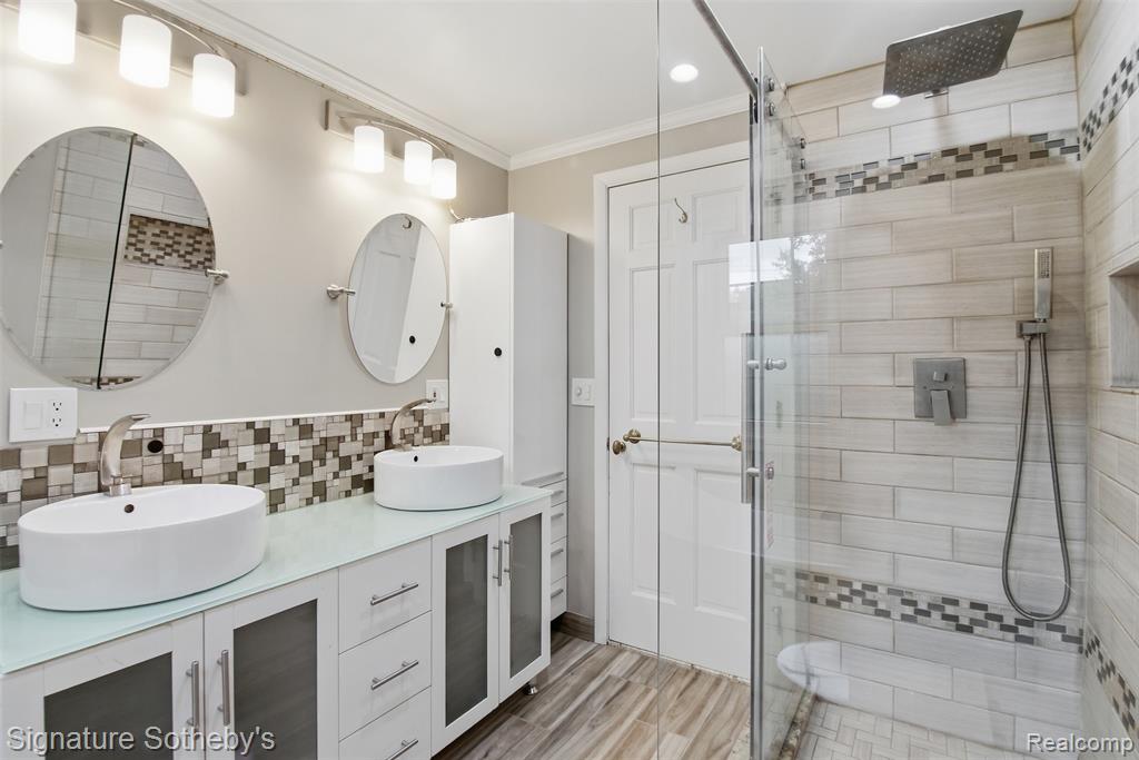 4784 Walnut Lake Road Bloomfield Hills, MI 48301 - Photo 13 of 17