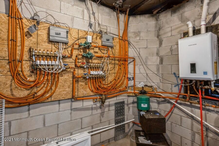 12 Line Road Holmdel, NJ 07733 - Photo 48 of 68 42_12LineRd_2047_LowRes