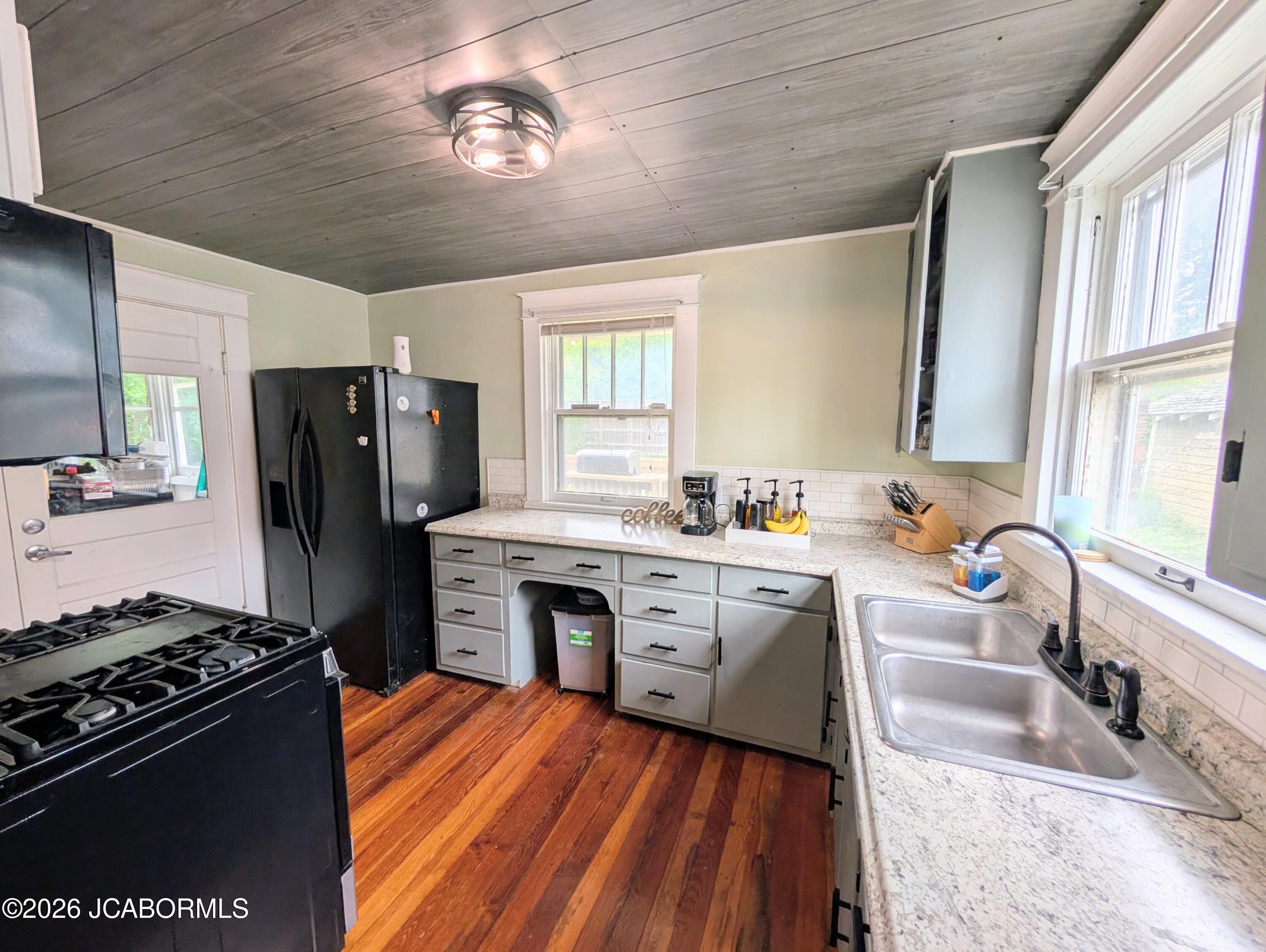 821 Center Street Fulton, MO 65251 - Photo 4 of 34