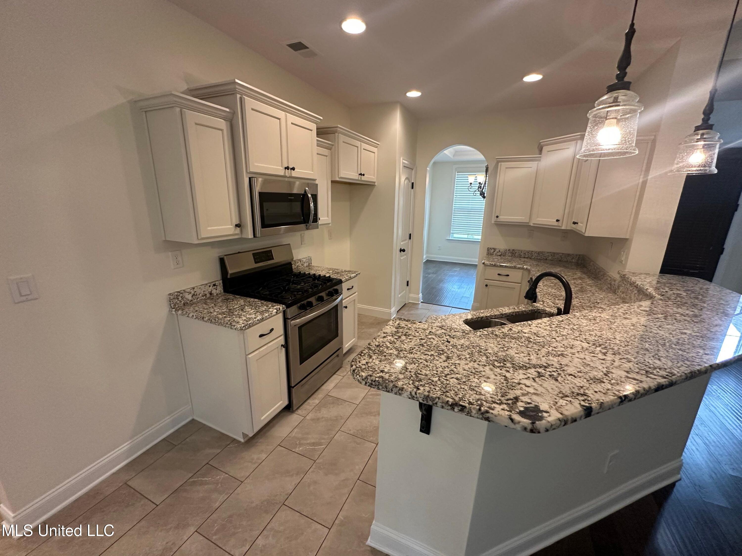 4689 Riva Ridge Drive Olive Branch, MS 38654 - Photo 3 of 26 b008c19e-2fc4-485f-a5a4-165e3af43ae0