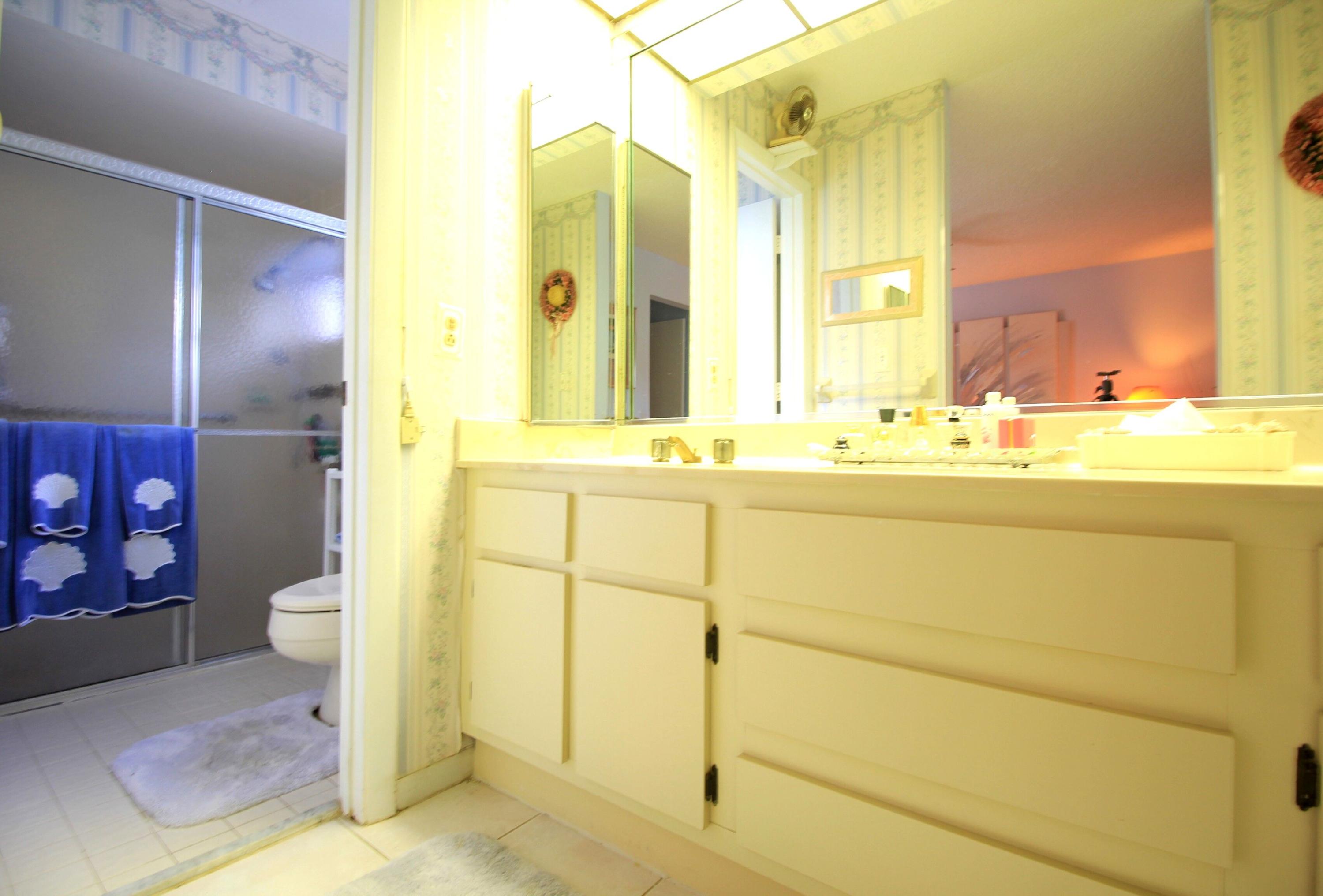 7767 Cloverfield Circle Boca Raton, FL 33433 - Photo 15 of 27 7767 Cloverfield Circle Master Bath
