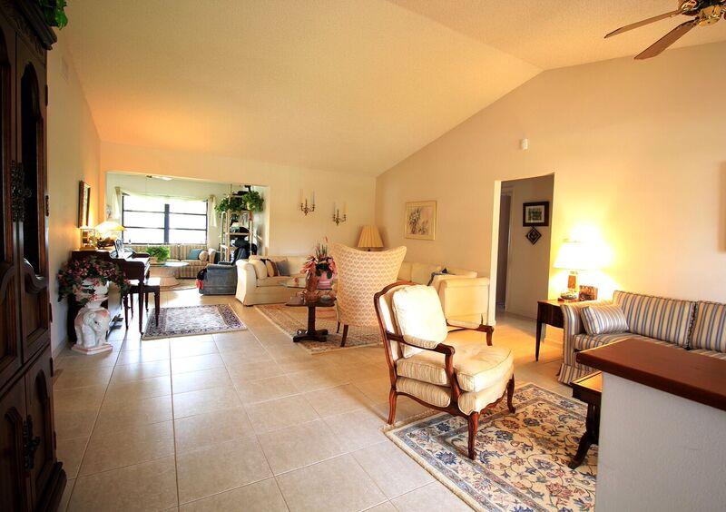 7767 Cloverfield Circle Boca Raton, FL 33433 - Photo 6 of 27 7767 Cloverfield Cir_entrance foyer