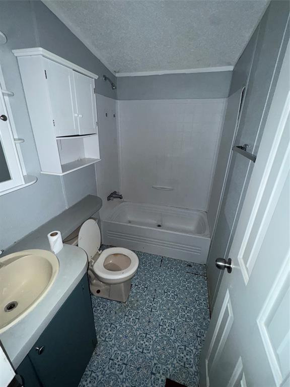 2525 Shiloh Road, Unit 240 Tyler, TX 75703 - Photo 3 of 18 a bathroom with a sink toilet and shower