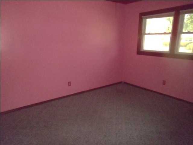 9526 Maple Road Louisville, KY 40229 - Photo 9 of 10 Additional Photo