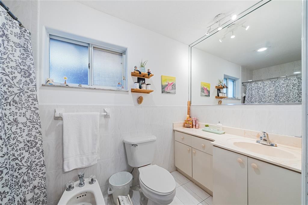 10095 Northwest 127th Street Hialeah, FL 33018 - Photo 22 of 35