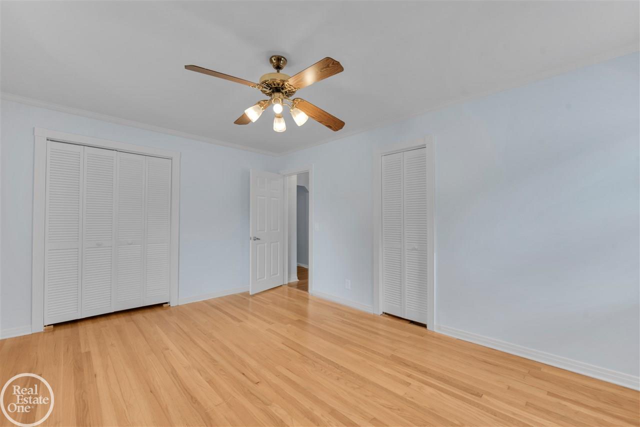 860 Shoreham Road Grosse Pointe Woods, MI 48236 - Photo 8 of 43