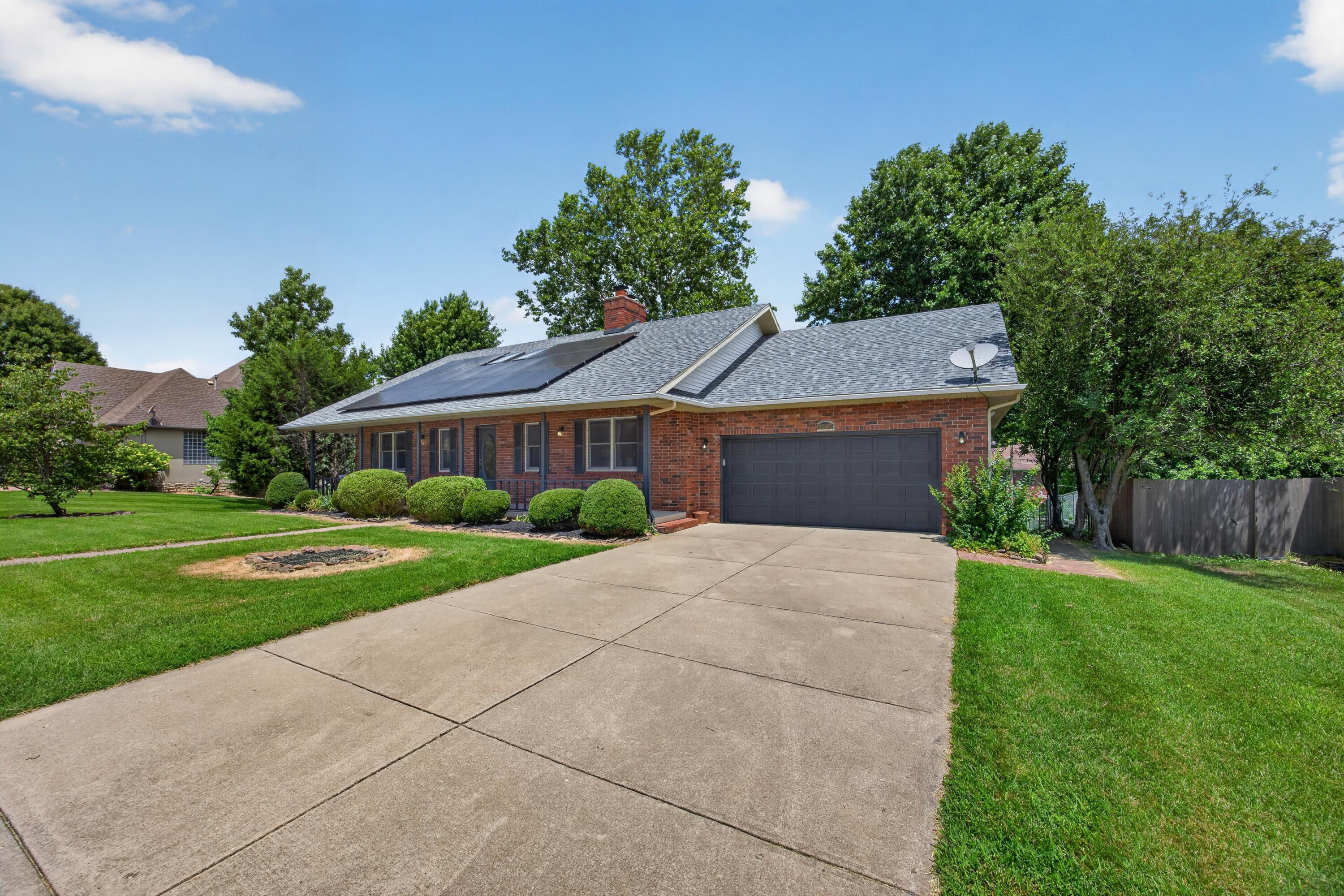 3605 East Delmar Street Springfield, MO 65809 - Photo 2 of 53 0N8A4270