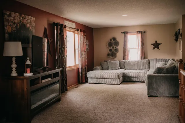 $489,999 | 86571 County Road 46, Albert Lea, MN 56007