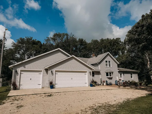 $489,999 | 86571 County Road 46, Albert Lea, MN 56007