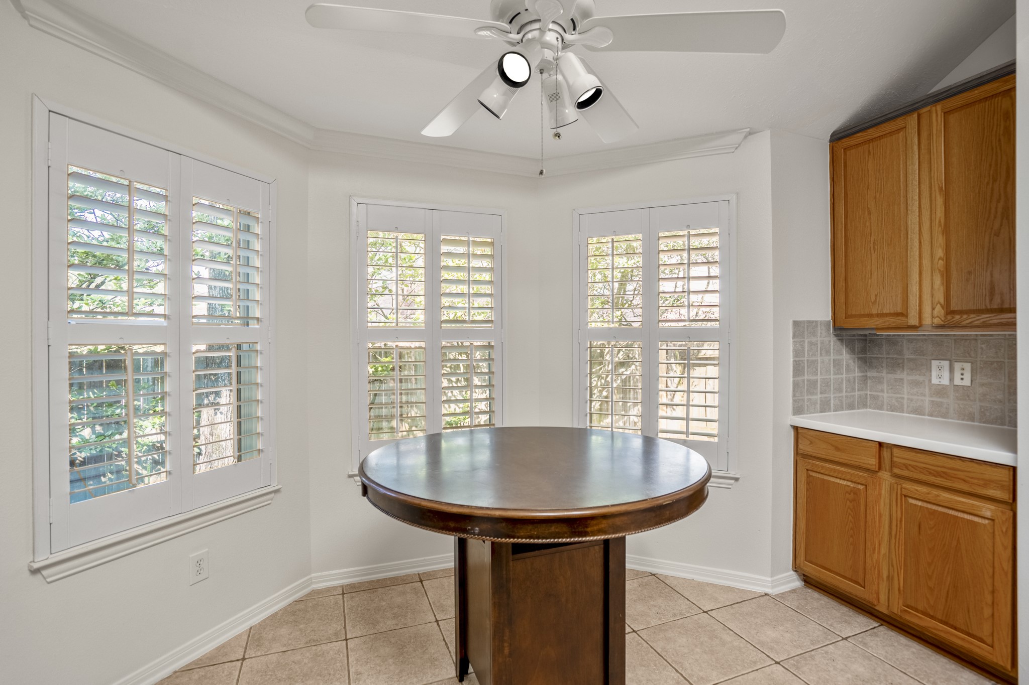 15 Heron Hollow Court Spring, TX 77382 - Photo 15 of 42 a bathroom with a sink and a bathtub