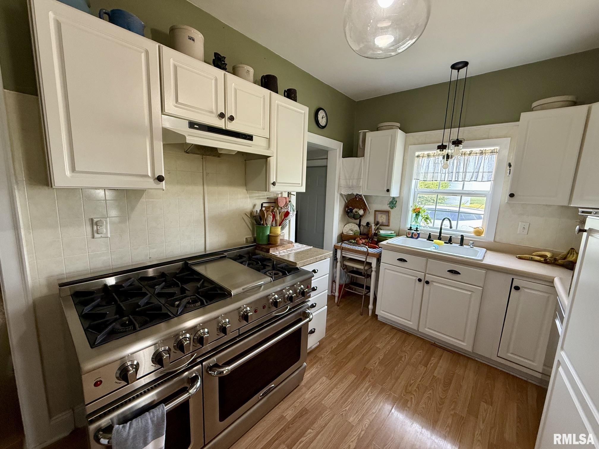 13936 Sangamon County Line Road Pleasant Plains, IL 62677 - Photo 5 of 36 Gallery Image 5