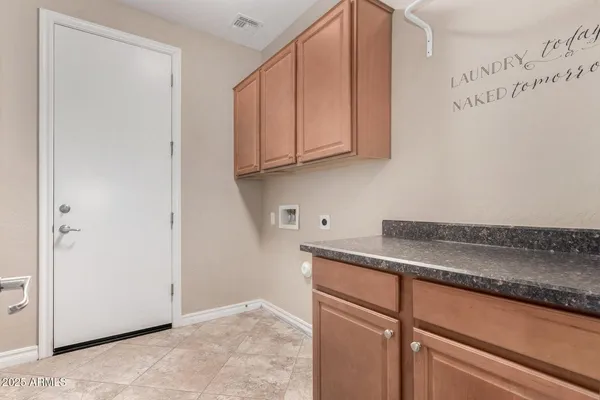 $3,300 | 2585 East Carob Drive, Gilbert, AZ 85298