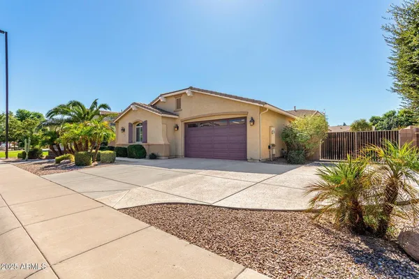 $3,300 | 2585 East Carob Drive, Gilbert, AZ 85298