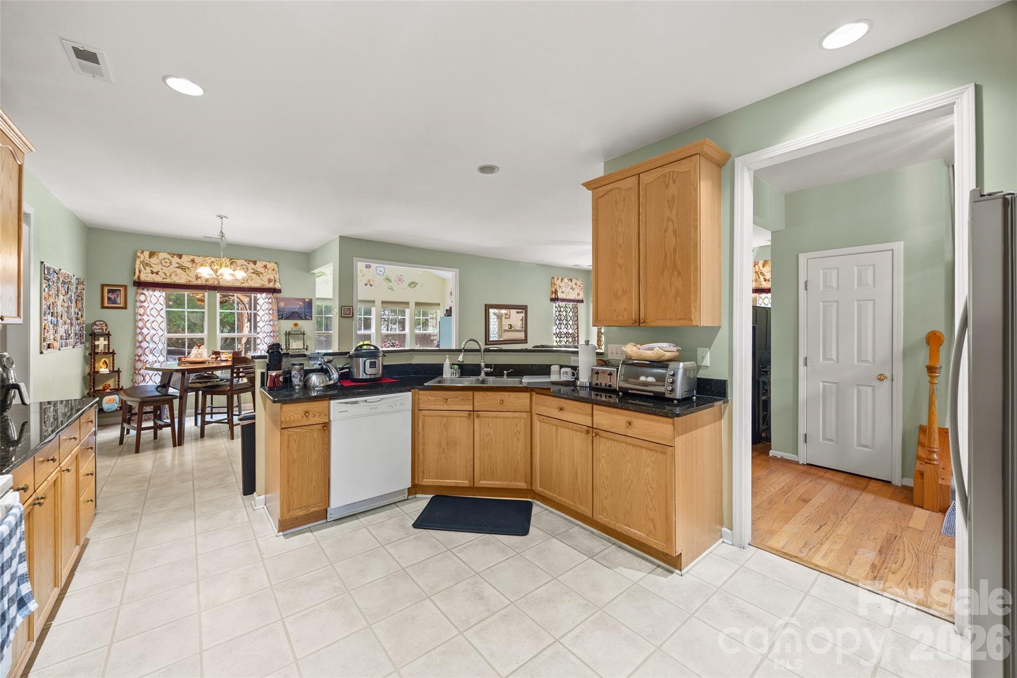 659 East Cheval Drive Fort Mill, SC 29708 - Photo 10 of 46