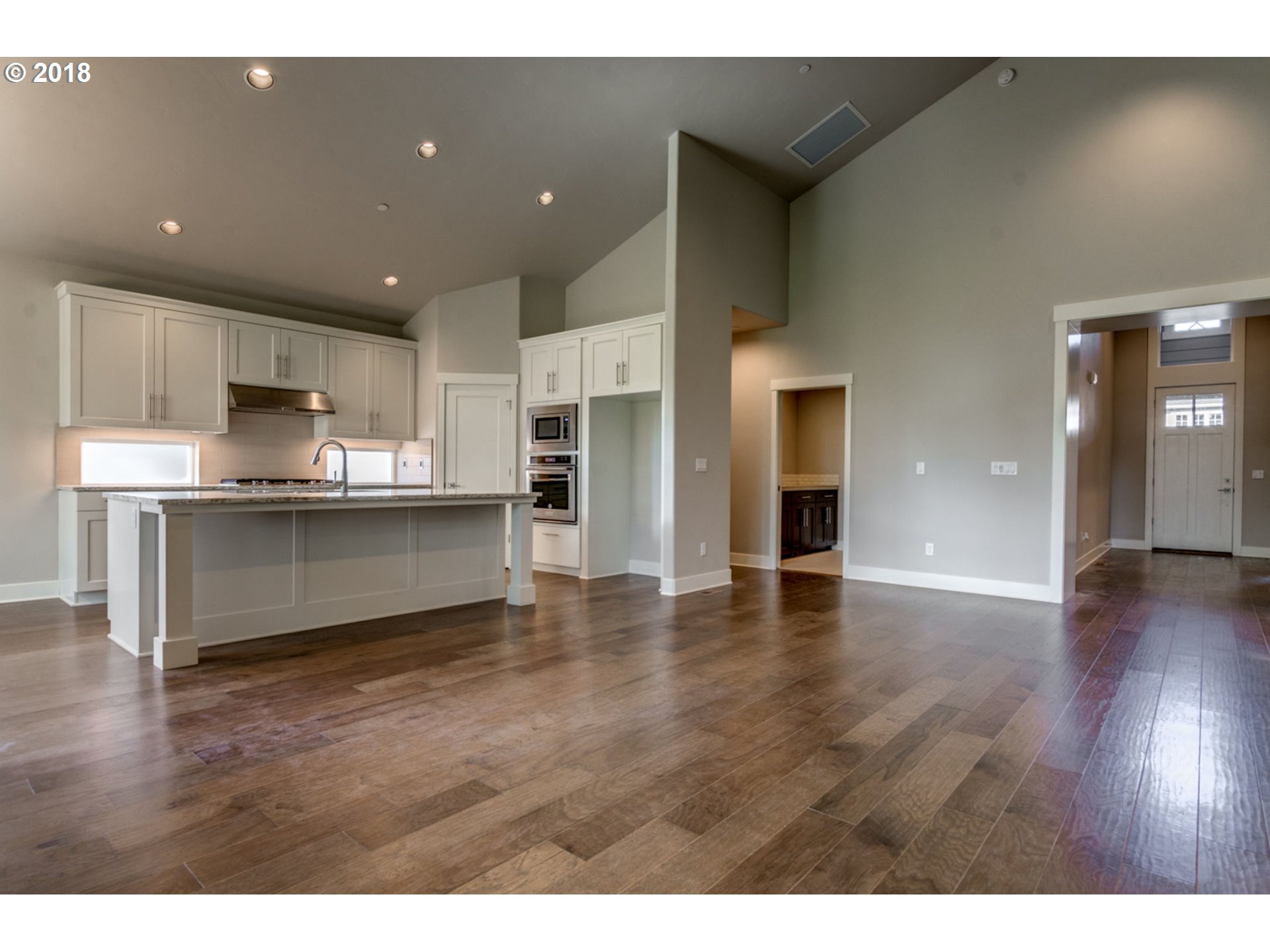 7525 Southwest Honor Loop Wilsonville, OR 97070 - Photo 8 of 28 Gallery Image 8