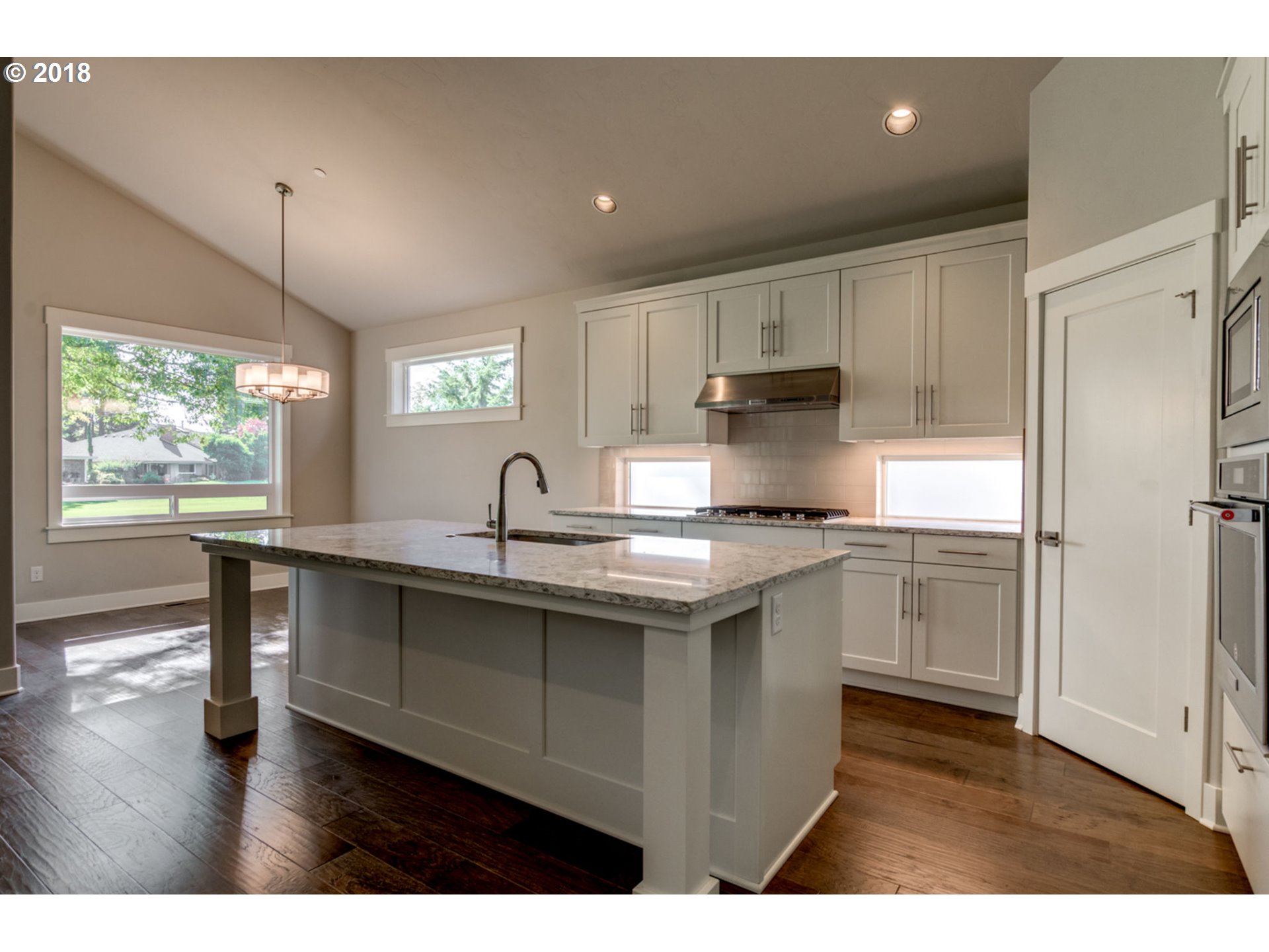 7525 Southwest Honor Loop Wilsonville, OR 97070 - Photo 9 of 28 Gallery Image 9