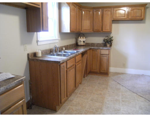 17 Dunhill Avenue Springfield, MA 01151 - Photo 10 of 23