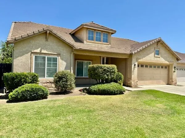 $409,900 | 2228 East La Vida Avenue, Visalia, CA 93292