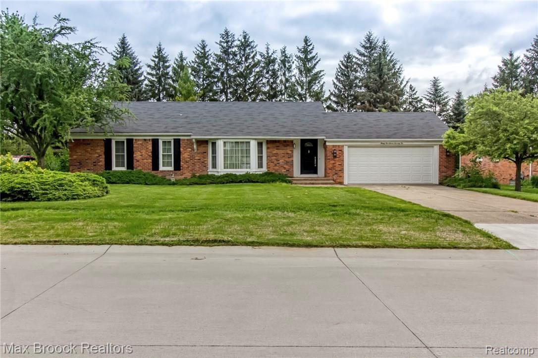 35772 Congress Road Farmington, MI 48335 - Photo 1 of 25 35772 Congress-1.jpg