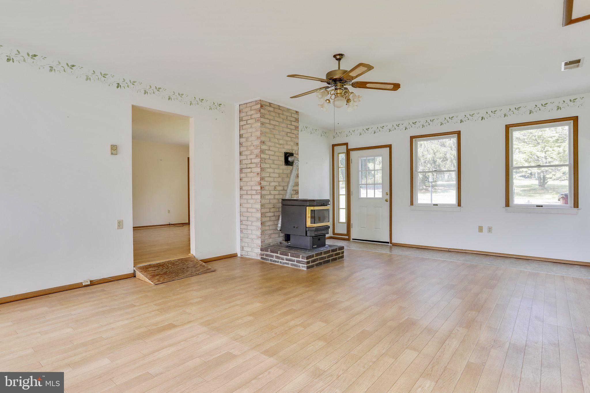 16143 Spade Road Hagerstown, MD 21740 - Photo 3 of 35