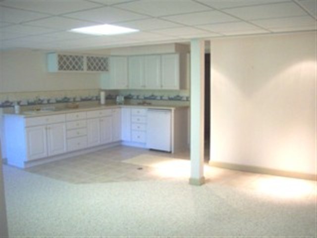 815 Garnet Court Rochester, MI 48306 - Photo 16 of 17 31006122-15.JPG