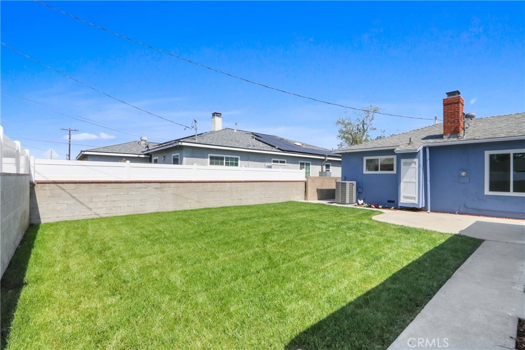 10006 Van Ruiten Street Bellflower, CA 90706 - Photo 21 of 41 BACKYARD