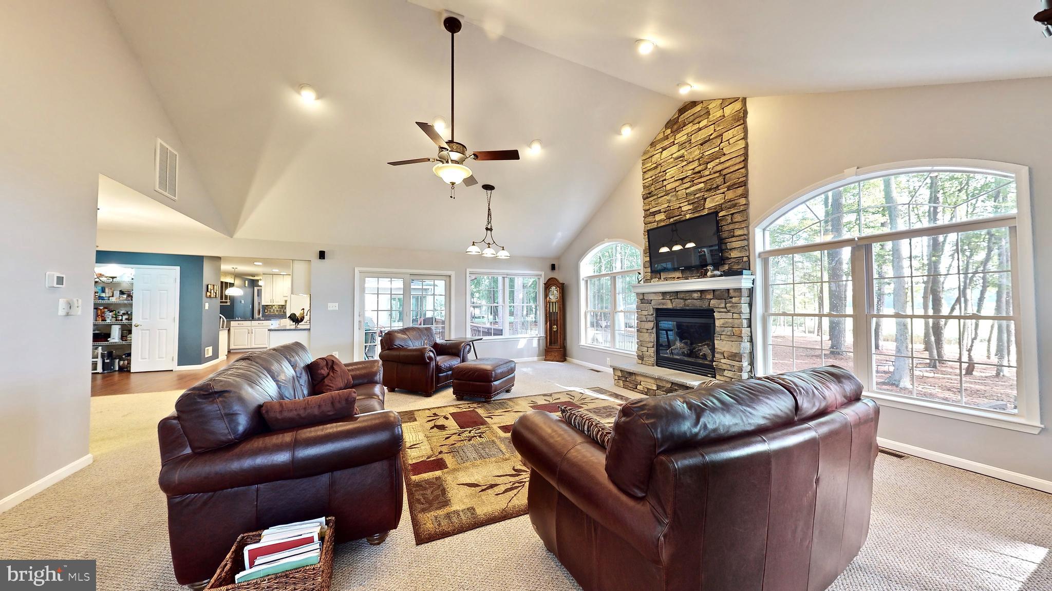 12220 Potomac View Road Newburg, MD 20664 - Photo 17 of 62 Family room