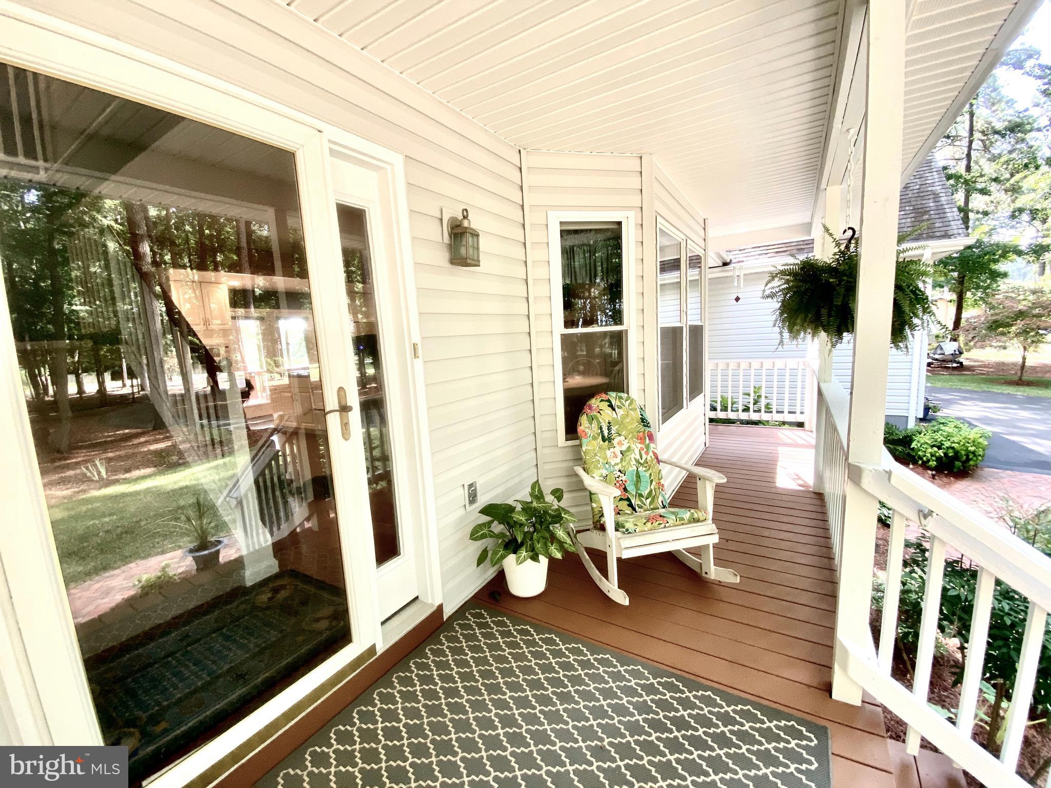 12220 Potomac View Road Newburg, MD 20664 - Photo 5 of 62 Front porch