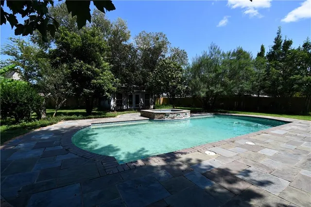 $549,777 | 6313 Tennyson Oaks Lane, Alexandria, LA 71301