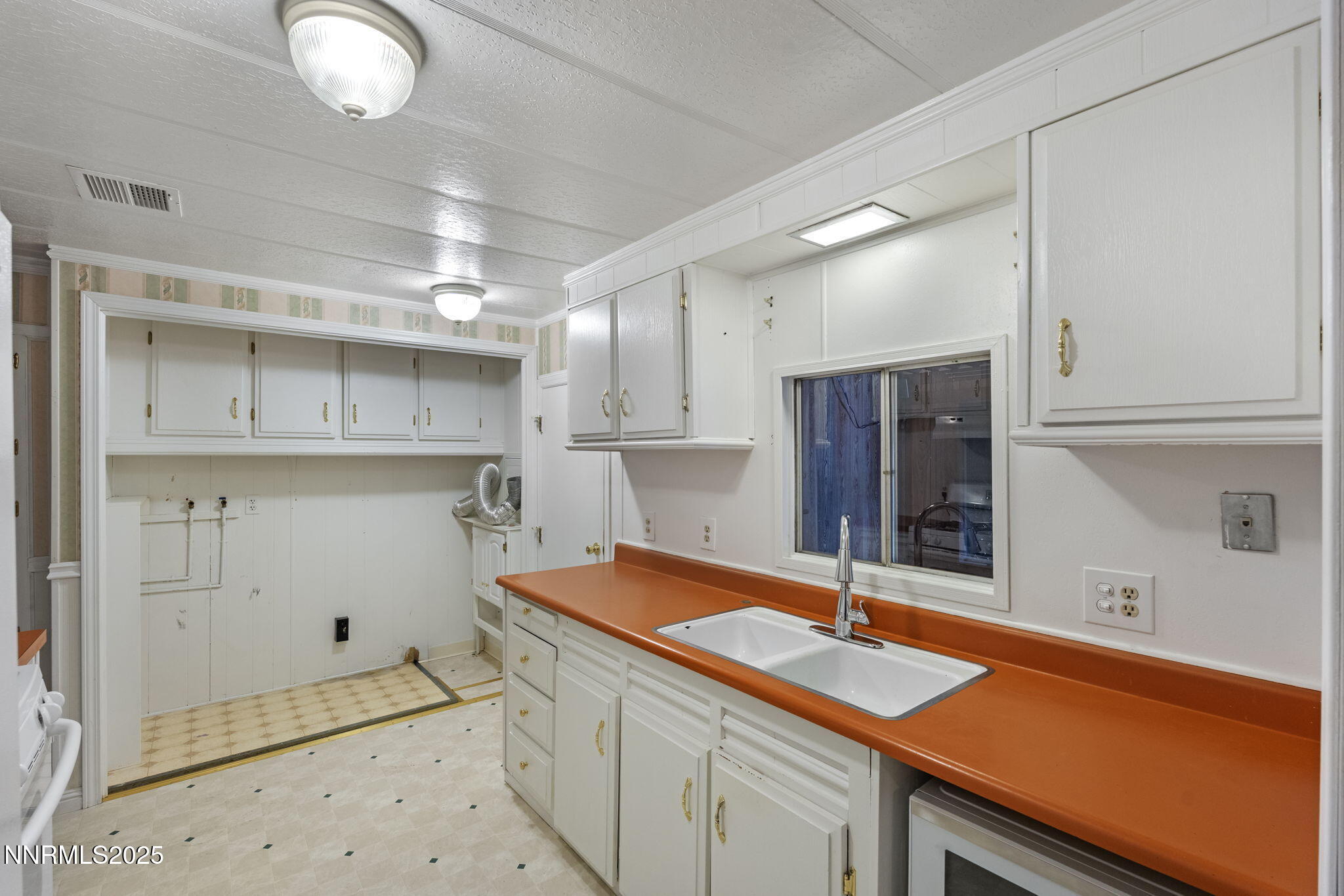 180 Staci Way Sun Valley, NV 89433 - Photo 22 of 71 22-web-or-mls-DSC01623