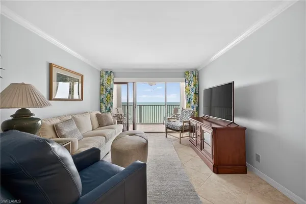 $14,000 | 3443 Gulf Shore Boulevard North, Unit 809, Naples, FL 34103