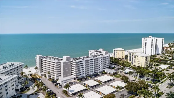 $14,000 | 3443 Gulf Shore Boulevard North, Unit 809, Naples, FL 34103