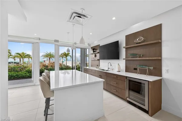 $14,000 | 3443 Gulf Shore Boulevard North, Unit 809, Naples, FL 34103