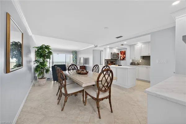 $14,000 | 3443 Gulf Shore Boulevard North, Unit 809, Naples, FL 34103