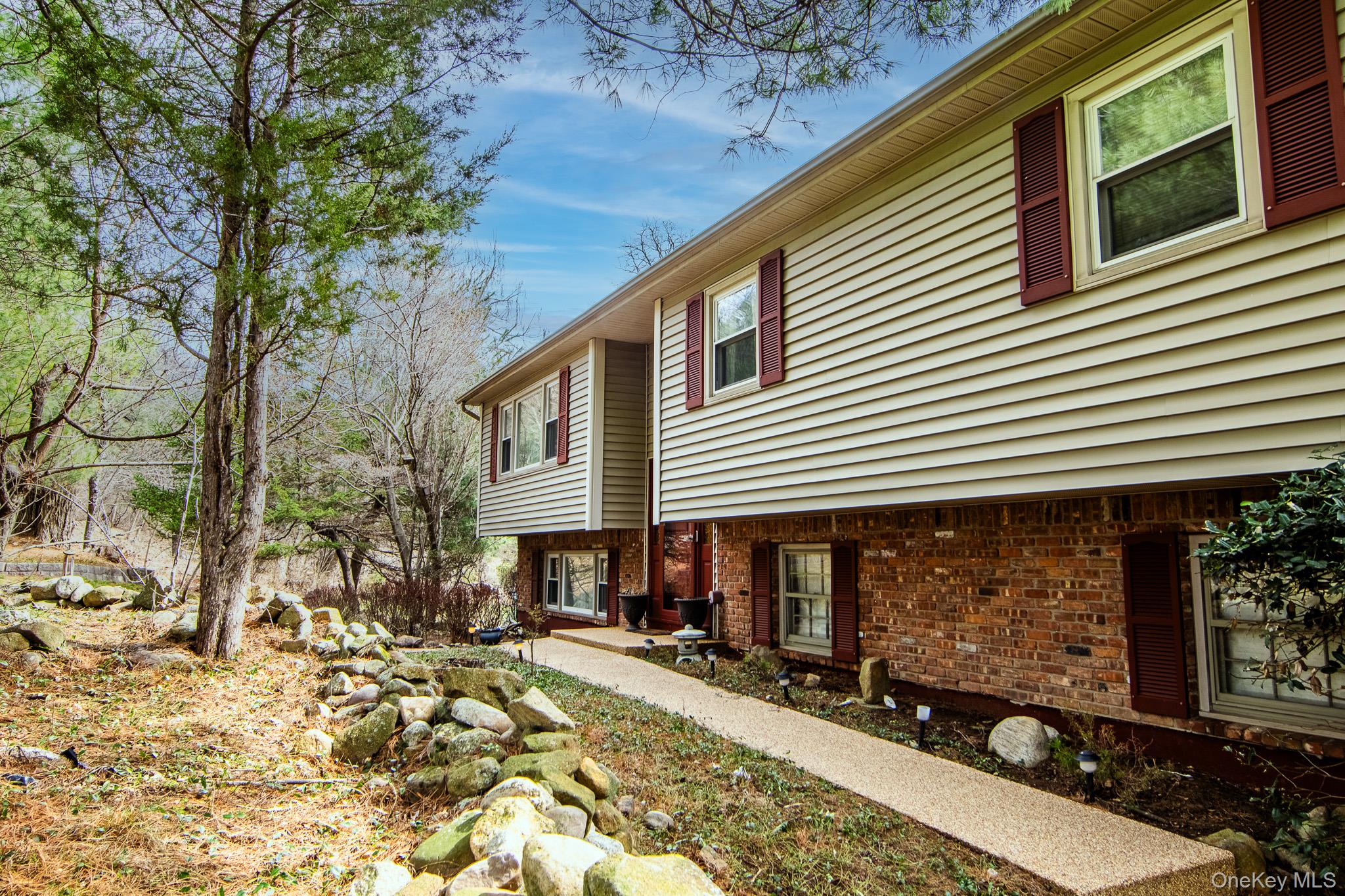 284 Ridge Road New City, NY 10956 - Photo 2 of 36