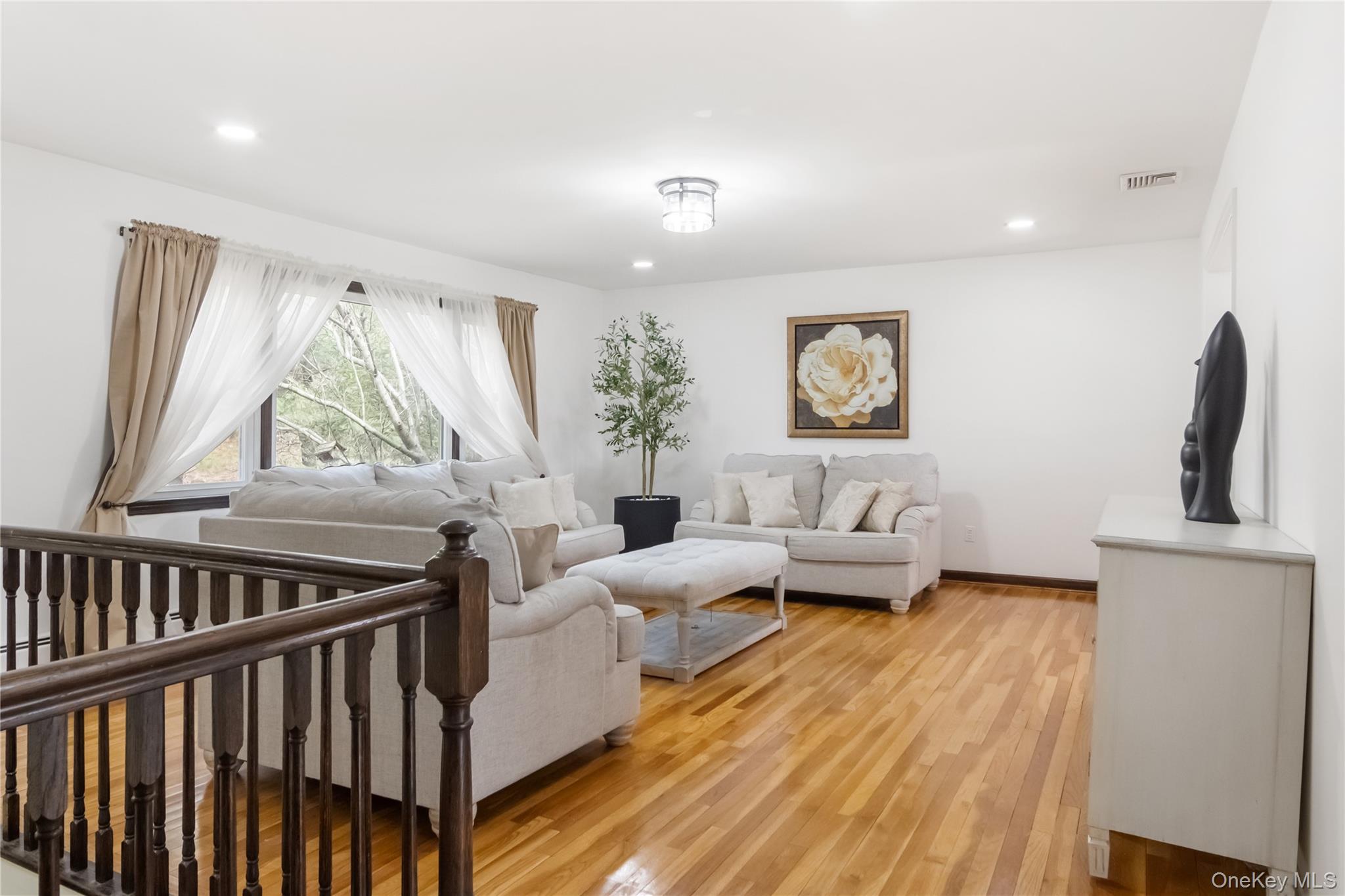 284 Ridge Road New City, NY 10956 - Photo 4 of 36