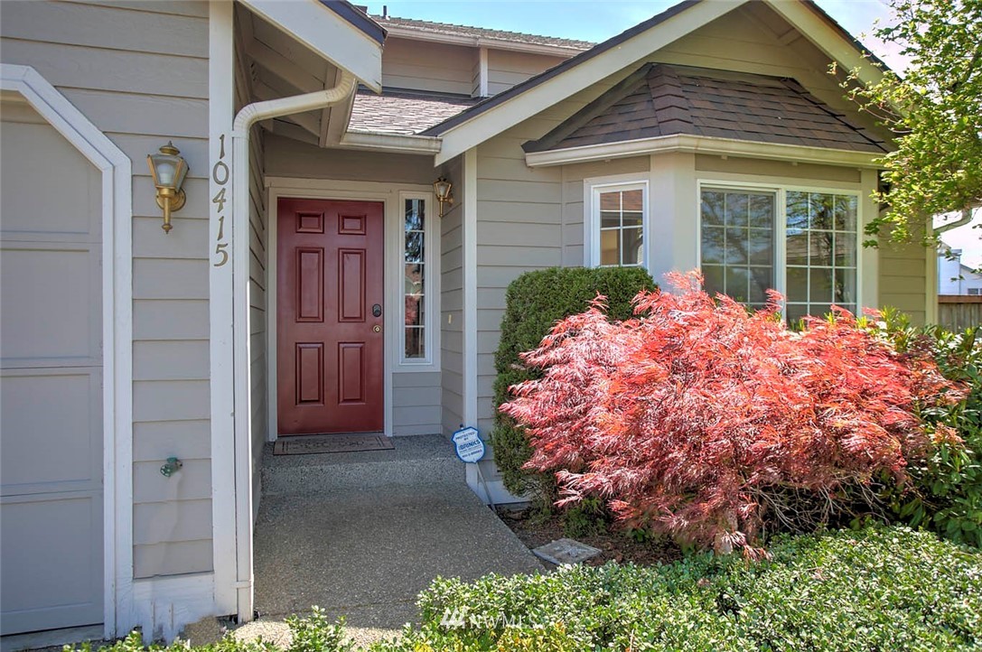 10415 Southeast 187th Place Renton, WA 98055 - Photo 2 of 24