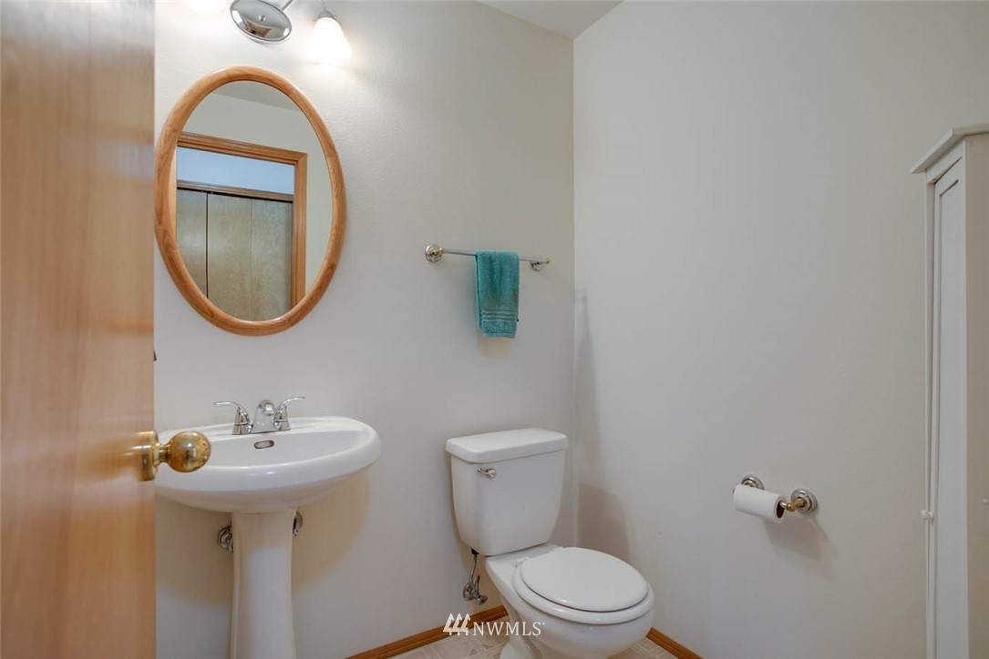 10415 Southeast 187th Place Renton, WA 98055 - Photo 12 of 24